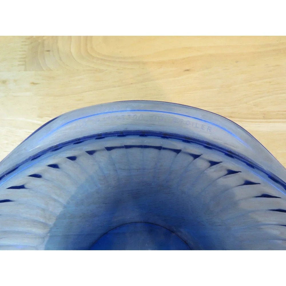 VTG Set of 2 Pyrex Sculptured 2-Quart Casserole Bowls Ribbed Design Cobalt Blue
